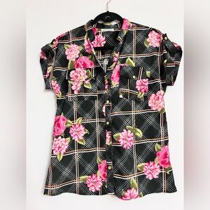 Floral Women's Top. Pit to pit= 19.5”